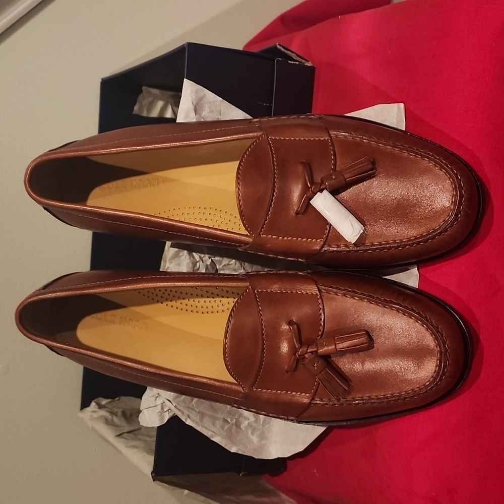 NWOT w/original box COLE HAAN mens size 13 leather tassel classic loafer saddle
